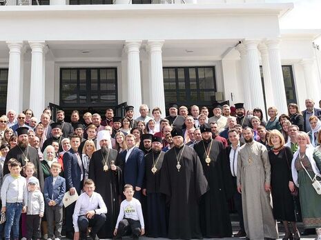 В июне 2020 года о своей принадлежности к ПЦУ говорили 48% украинских православных