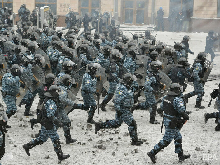 Дела Майдана. В Киеве будут судить бывшего правоохранителя, которого обвиняют в вывозе "черной роты" "Беркута" и уничтожении ее оружия
