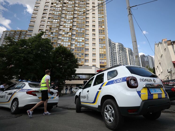 Стрельба в Киеве. В полиции говорят, что речь идет о конфликте между новым и старым владельцами квартиры