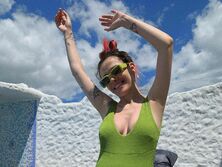 "Я тут одна, как жопа с ручкой". Беременную MamaRikа положили под капельницу и оставили в стационаре