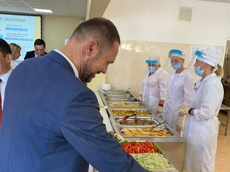 Шкарлет в одесской школе: Реформу системы школьного питания активно реализуем на местном уровне