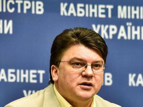 Министр молодежи и спорта задекларировал квартиру и два загородных дома