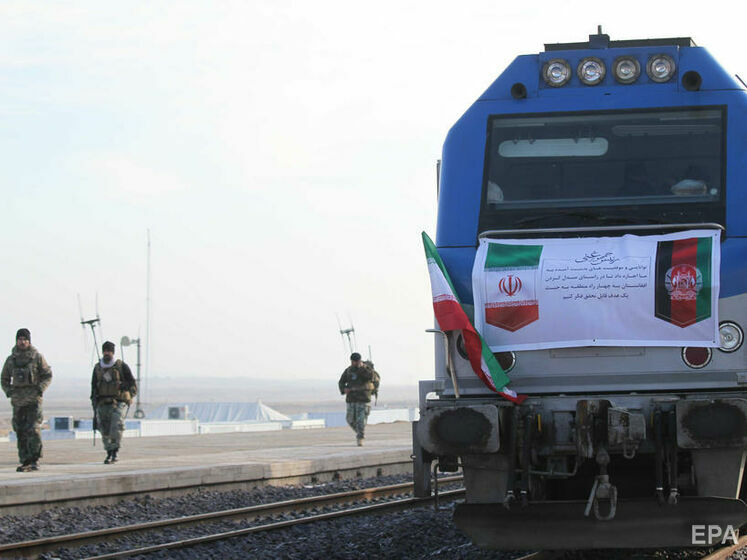 Хакери зламали залізницю Ірану. На станціях показали номер телефону верховного лідера Алі Хаменеї – ЗМІ