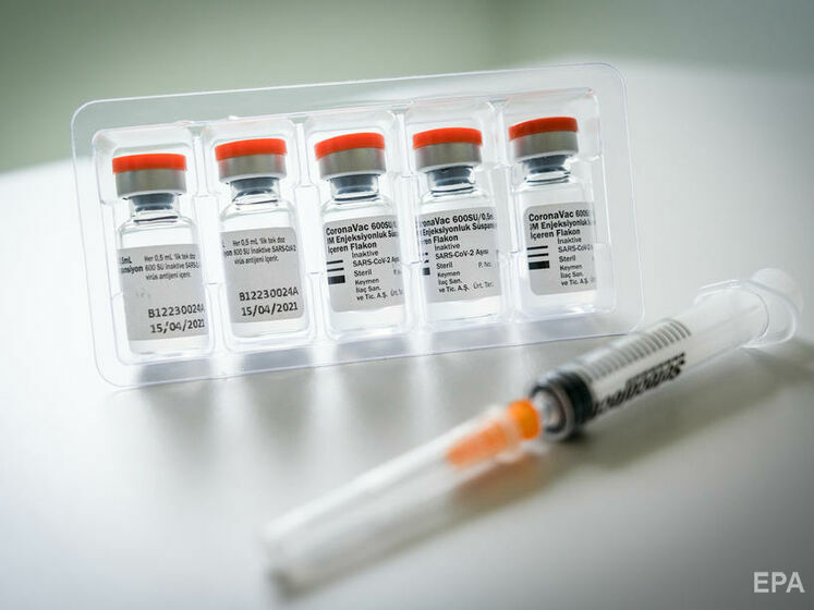Вакцина CoronaVac показала в Турции более 83% эффективности. Препарат используют в Украине