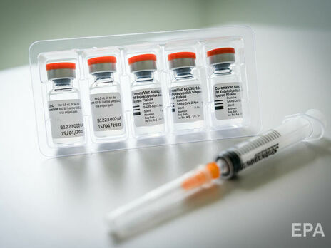 Вакцина CoronaVac показала в Турции более 83% эффективности. Препарат используют в Украине