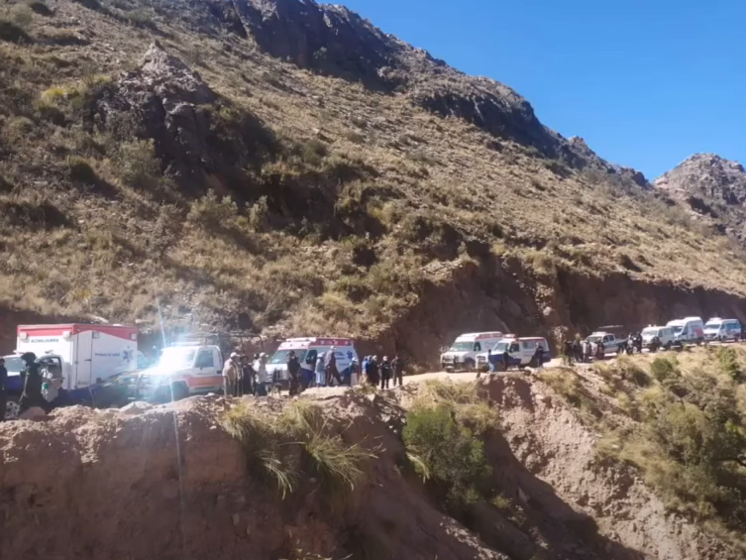 Унаслідок аварії з автобусом у Болівії загинуло мінімум 34 людини