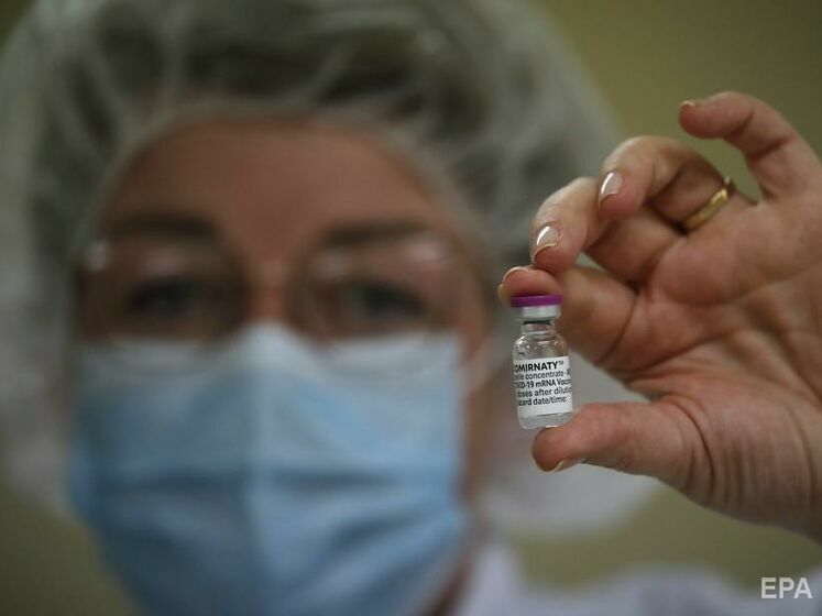 Во Франции объявили обязательную вакцинацию для сотрудников больниц и домов престарелых