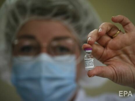 Во Франции сделали 61 млн прививок от коронавируса