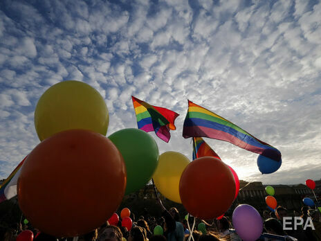 ЕСПЧ призвал Россию разрешить официальные партнерства однополым парам