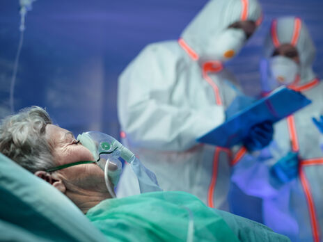 Новий спалах COVID-19 в Україні вже цього літа прогнозують експерти Київської школи економіки