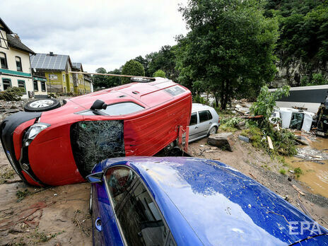  В Германии сильные ливни вызвали наводнения. Более 30 человек погибли, десятки пропали без вести. Фоторепортаж
