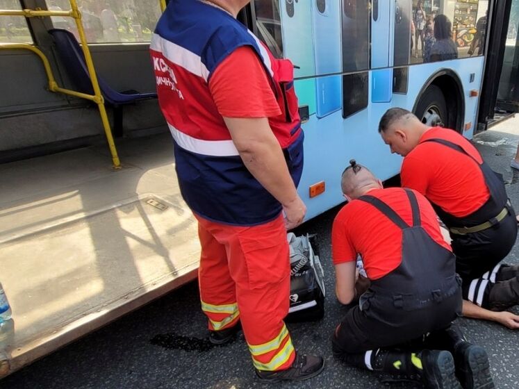 В Киеве водитель троллейбуса умер за рулем