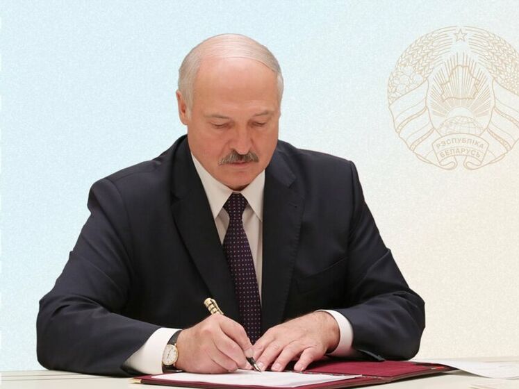 Лукашенко дозволив залучати армію до розгону протестів у Білорусі
