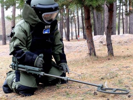 Нардеп Фриз: В рамках проекта НАТО Украина получила более 450 единиц оборудования для разминирования