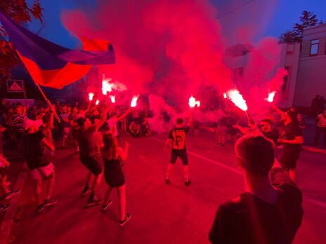 Активісти під МВС відсвяткували відставку Авакова. Фото