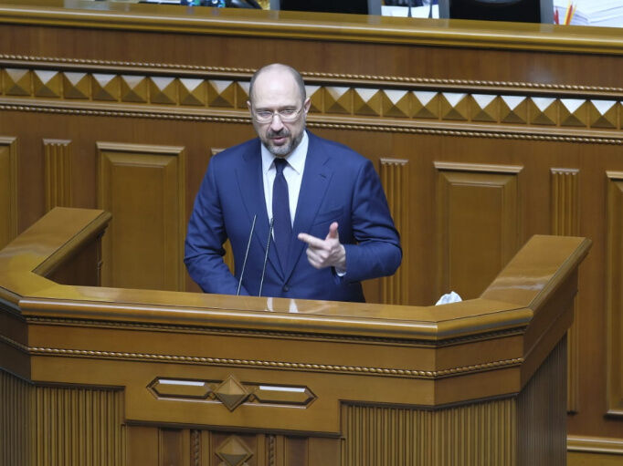 Шмыгаль заявил о перевыполнении госбюджета Украины за первое полугодие. Минфин сообщал о дефиците