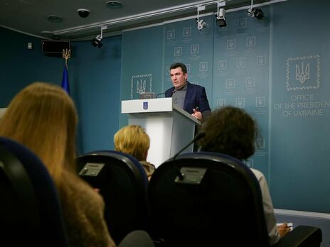 Зеленский поручил до начала сентября разработать проект системы мониторинга олигархов – Данилов