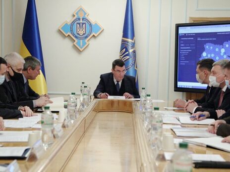 РНБО посилить контроль за виданням ліцензій на видобування майже 140 видів корисних копалин