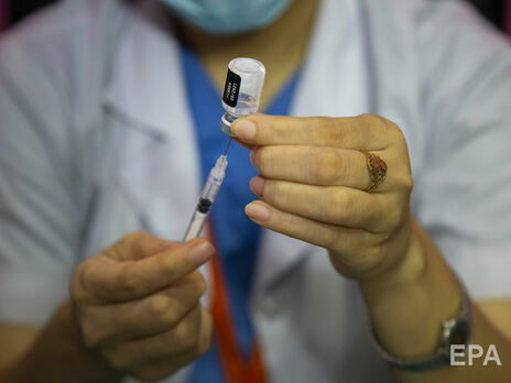 Россия и Китай распространяют дезинформацию о вакцинах от COVID-19, которые производят на Западе – Белый дом
