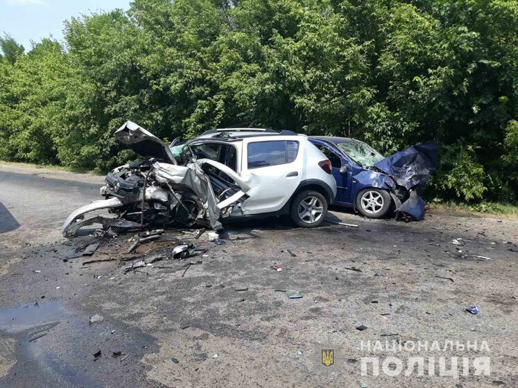 В Харьковской области столкнулось два автомобиля. Один человек погиб и несколько пострадало