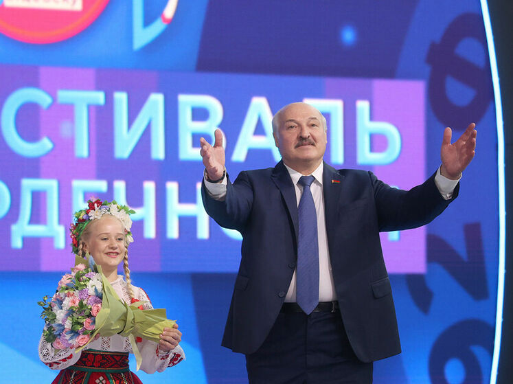 СМИ сообщили, что Лукашенко стало плохо на "Славянском базаре". "Не дождетесь", – опровергла его пресс-секретарь