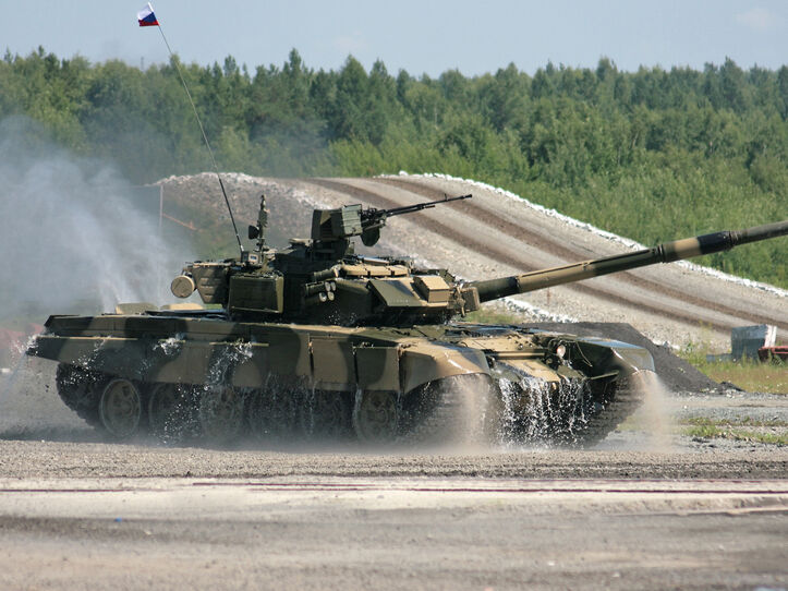 Россия перебросила танки на границу Таджикистана с Афганистаном