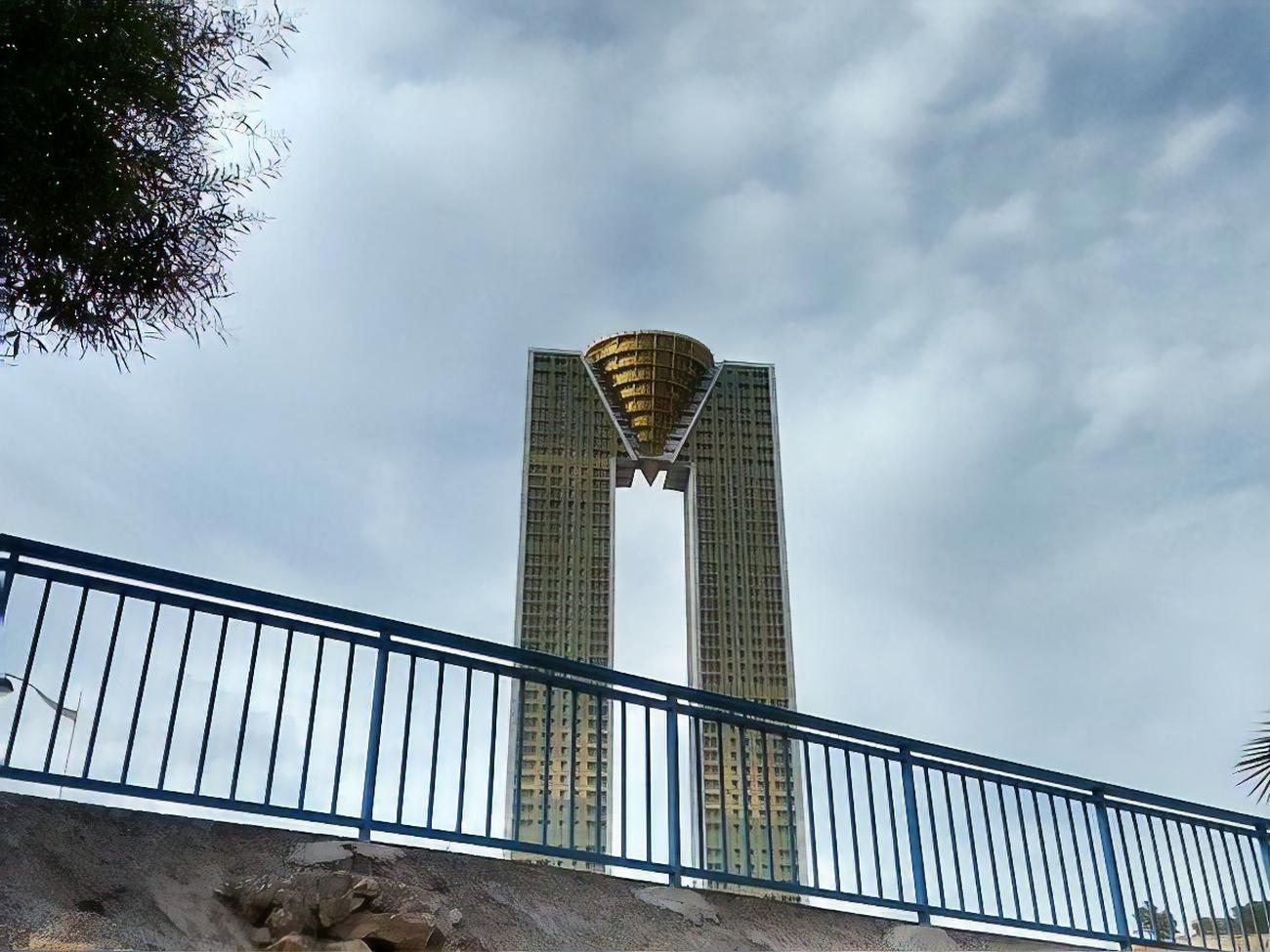 The highest apartment building in the EU completed in Spain / GORDON