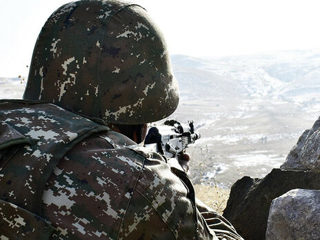 Армения и Азербайджан обвинили друг друга в обстрелах на границе. Погиб азербайджанский военный