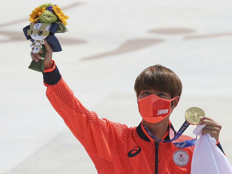 Першим в історії олімпійським чемпіоном зі скейтбордингу став японець