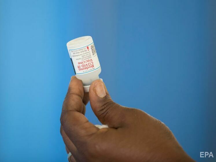 В мире сделали достаточно прививок от COVID-19, чтобы охватить 24,9% населения, но вакцины распределяли неравномерно – Bloomberg