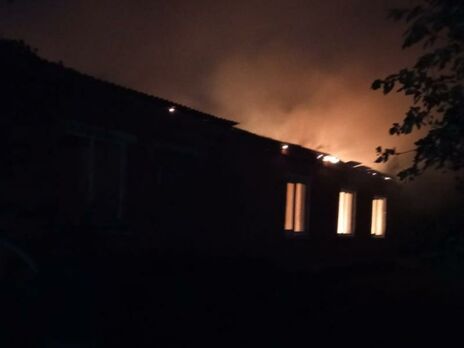 В Ровенской области от удара молнии загорелась школа