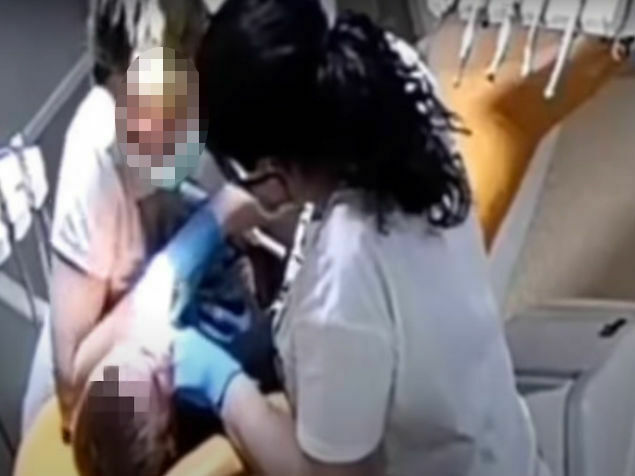 У стоматолога из Ровно, которую подозревают в избиении детей, забрали лицензию – прокуратура