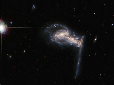 Телескоп Hubble сфотографував скупчення галактик у сузір'ї Рисі