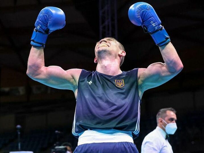 Украинский боксер Хижняк победил в первом бою на Олимпиаде и вышел в четвертьфинал