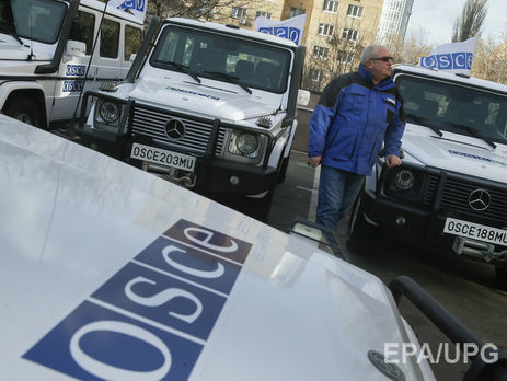 Автомобиль ОБСЕ попал под обстрел недалеко от Донецка