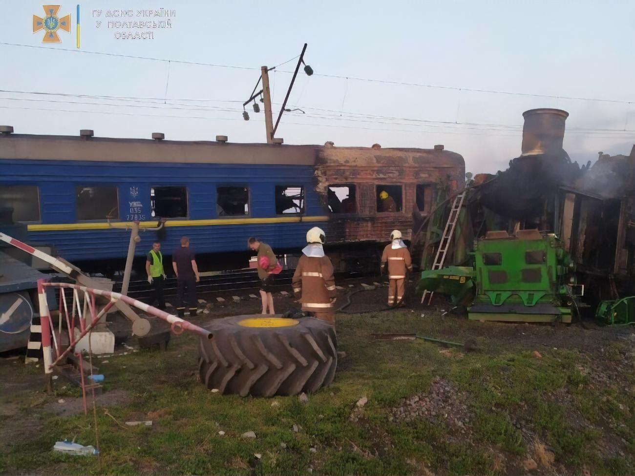 В Полтавской области столкнулись поезд и грузовой трейлер, часть поездов  задерживается