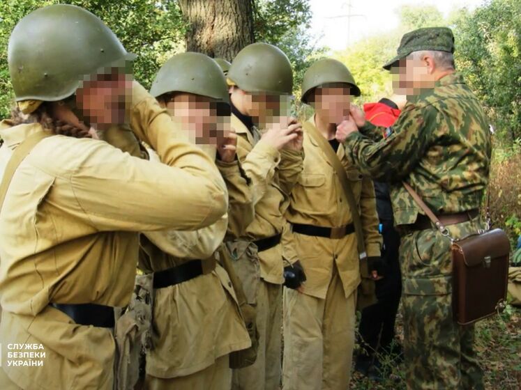 СБУ объявила в розыск сепаратиста. Его обвиняют в подготовке подростков для службы в "ДНР"