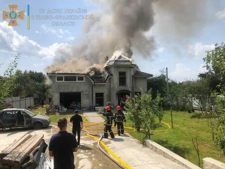 Крушение самолета в Прикарпатье. Родственники пилота считают, что аварию подстроили, говорят, он получал угрозы