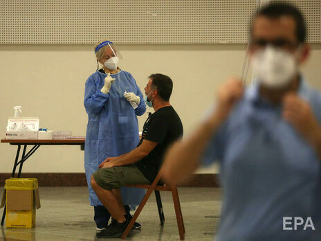 У Греції не вакцинованим проти COVID-19 учителям хочуть платити меншу зарплату