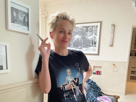 Стоун вопреки угрозам об увольнении отказалась сниматься в проекте, пока все его участники не сделают прививки от коронавируса