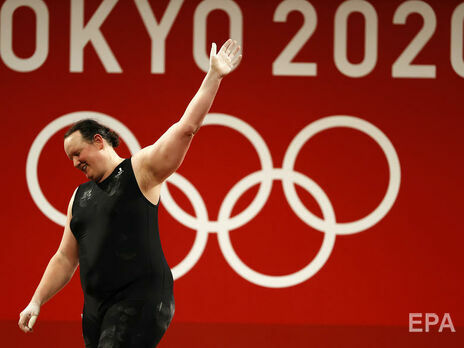 Первая в истории Олимпиады тяжелоатлет-трансгендер провалила все попытки и завершила участие в соревнованиях