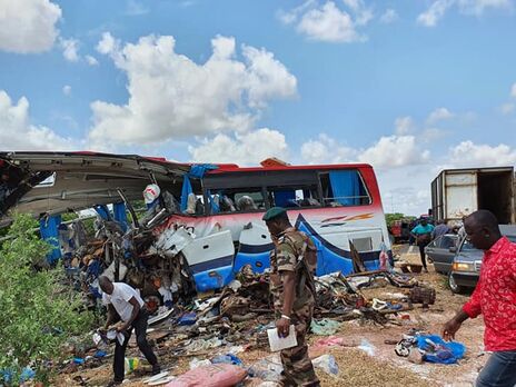 У Малі вантажівка зіткнулася з автобусом, загинуло майже 40 осіб