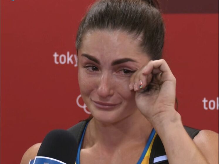 "У всех тренеры, а я абсолютно одна". Украинка Килипко расплакалась после финала Олимпиады. Видео