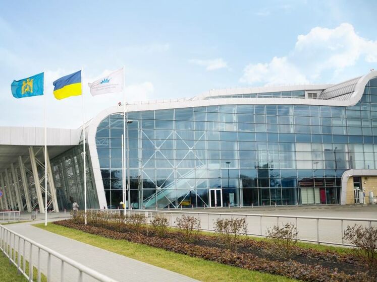 У Львові відкрили центр вакцинації в аеропорту, вакцинуватимуть пасажирів