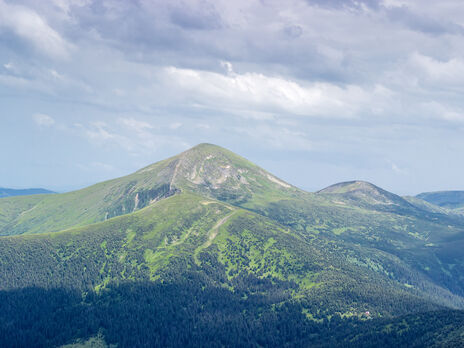 Рятувальники знайшли підлітка, який заблукав у Карпатах
