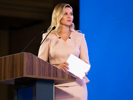 Зеленская: Было бы достаточно несколько работников Офиса президента, которые официально сопровождали бы деятельность первой леди