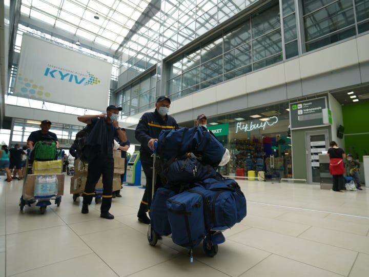Директор по продажам "Метинвеста" Николаенко об отправке самолета с украинскими спасателями в Грецию: "Метинвест" не мог оставаться в стороне