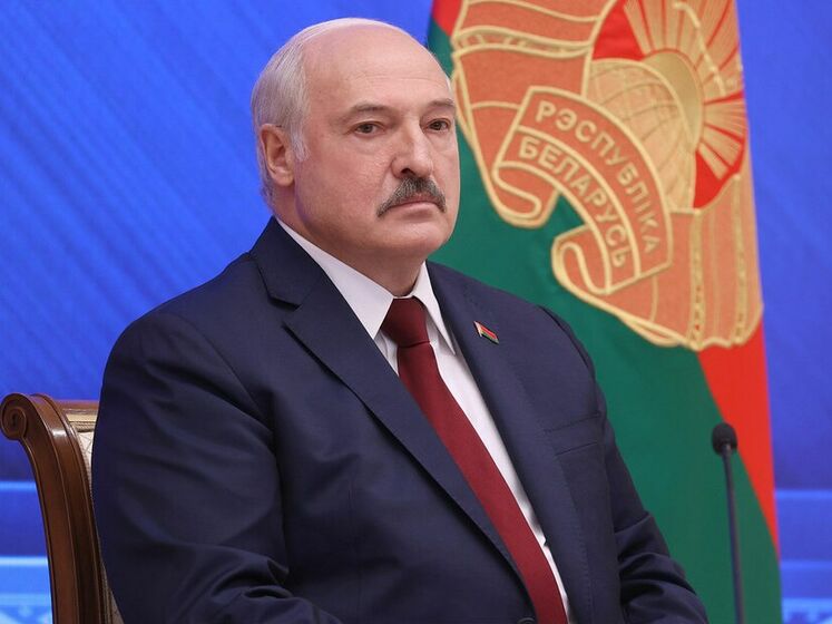 "Побіг за Заходом, плюнув на все". Лукашенко звинуватив Зеленського в підготовці бойовиків і постачанні зброї до Білорусі