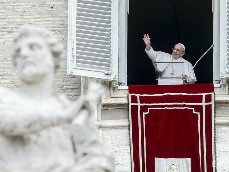 Папе Франциску отправили конверт с тремя пулями