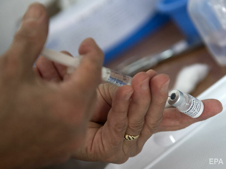 У BioNTech заявили про необхідність третьої дози вакцини для захисту від нових штамів COVID-19